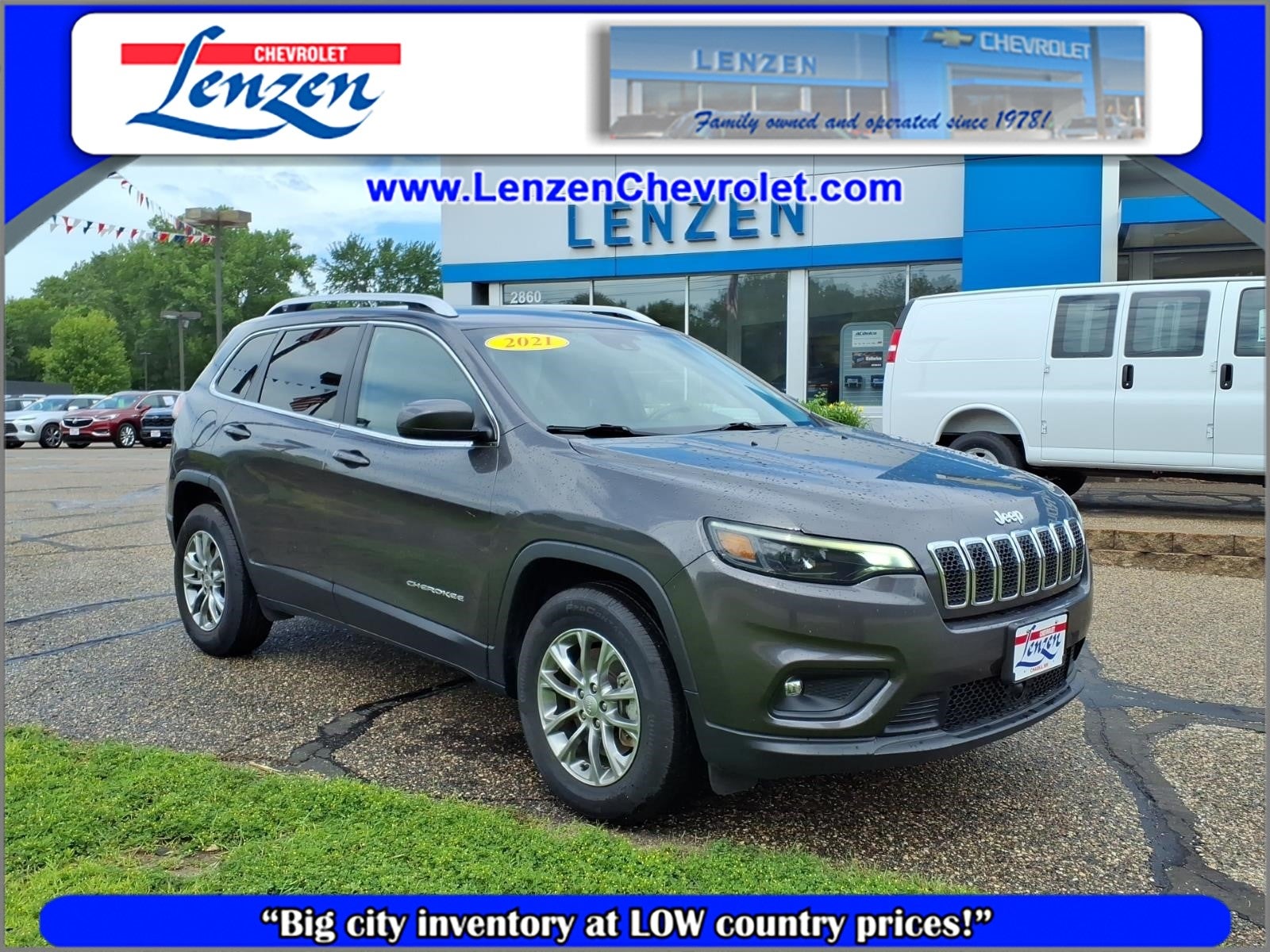 2021 Jeep Cherokee Latitude Plus 4x4 in Gray — front three-quarter view