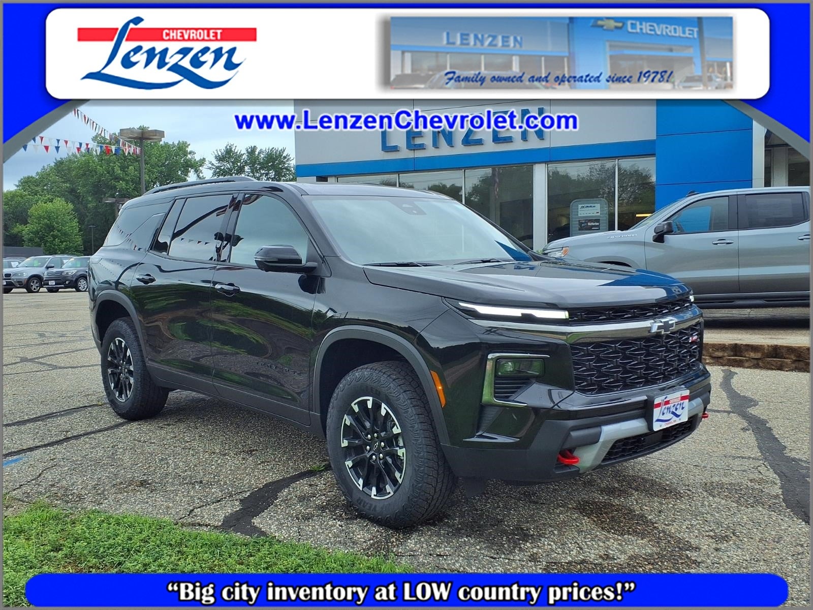 2026 Chevrolet Traverse Z71 in Mosaic Black Metallic — front three-quarter view