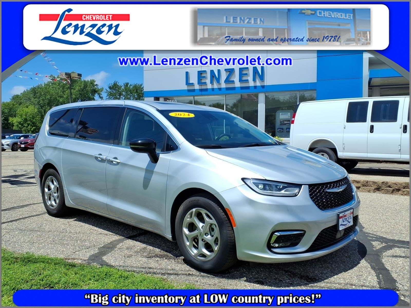 2024 Chrysler Pacifica Limited in Silver — front three-quarter view